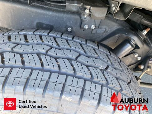 Used 2022 Toyota Tundra SR5 w/ SR5 Convenience Package AWD/4WD image 33