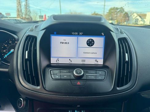 Used 2019 Ford Escape SE image 19