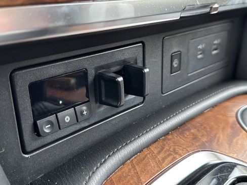 Used 2023 Nissan Armada SL RWD image 15