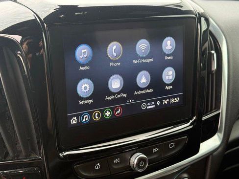 Used 2023 Chevrolet Traverse LT FWD image 11