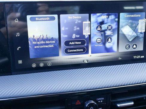 New 2026 Nissan Kicks SR image 3