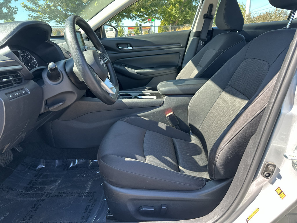 Used 2024 Nissan Altima 2.5 SV FWD image 10
