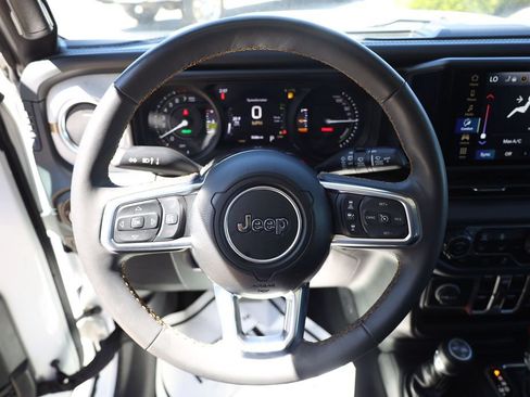 Used 2024 Jeep Wrangler Unlimited Sahara AWD/4WD image 13