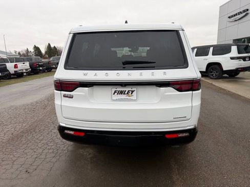Used 2024 Jeep Wagoneer Series II w/ Convenience Group I AWD/4WD image 5