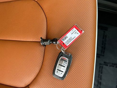 Used 2026 Chrysler Pacifica Pinnacle FWD image 33