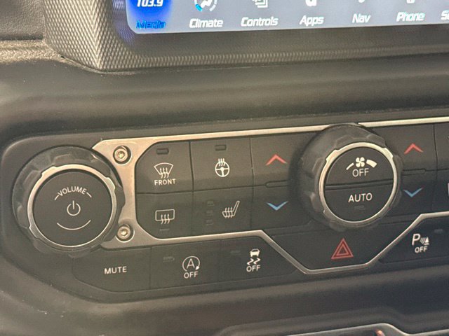 Used 2021 Jeep Wrangler Unlimited Sahara AWD/4WD image 26