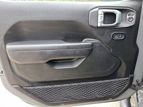 Used 2020 Jeep Gladiator Sport w/ Quick Order Package 24S image 10