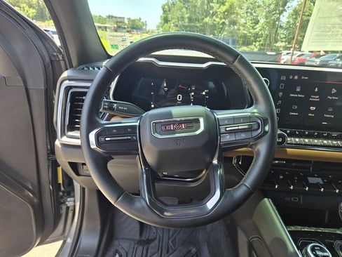 Used 2023 GMC Canyon AT4 w/ AT4 Premium Package AWD/4WD image 10