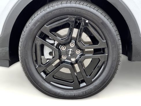 Used 2024 Kia Telluride EX X-Line image 9