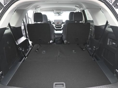 New 2026 Ford Explorer Active image 23