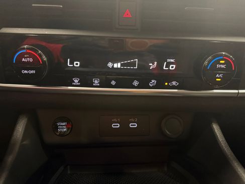 Used 2025 Nissan Rogue SV FWD image 18
