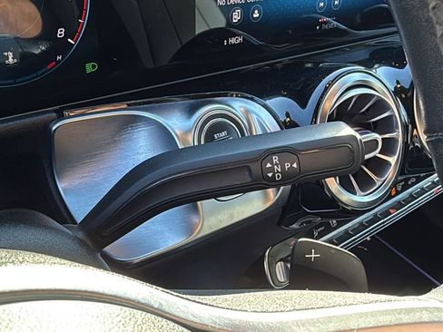 Used 2021 Mercedes-Benz GLB 250 image 20