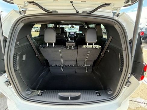 New 2026 Chrysler Pacifica Select image 13
