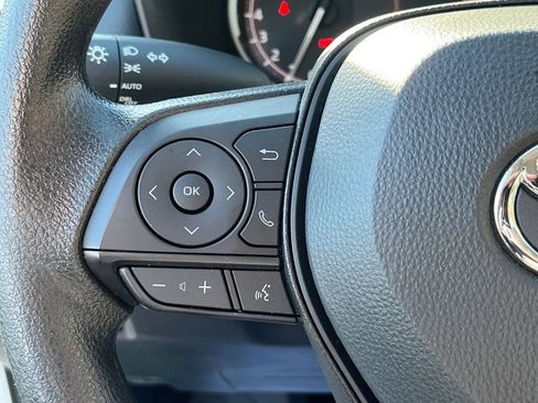 Used 2025 Toyota RAV4 XLE image 20