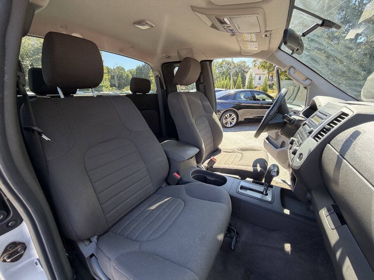 Used 2015 Nissan Frontier S RWD image 14