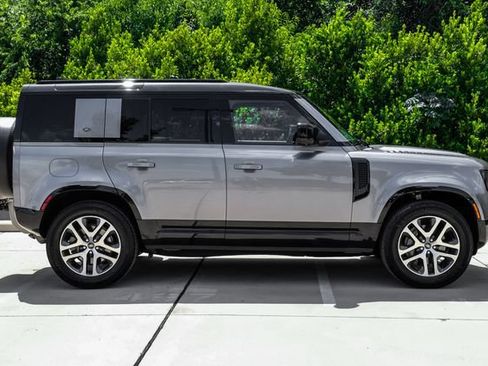 Used 2023 Land Rover Defender 110 X-Dynamic SE AWD/4WD image 10