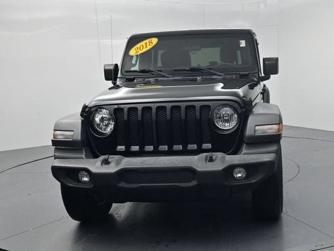 Used 2018 Jeep Wrangler Unlimited Sport S AWD/4WD image 3