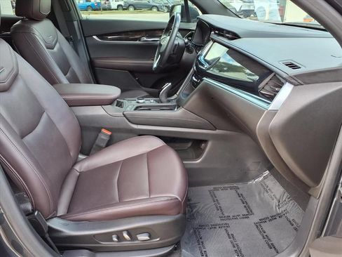 Used 2021 Cadillac XT6 Premium Luxury FWD image 9