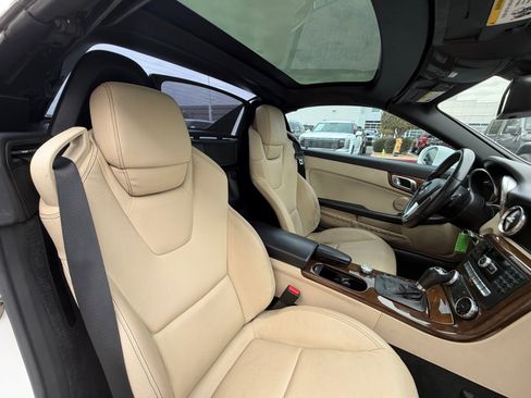 Used 2015 Mercedes-Benz SLK 250 image 19