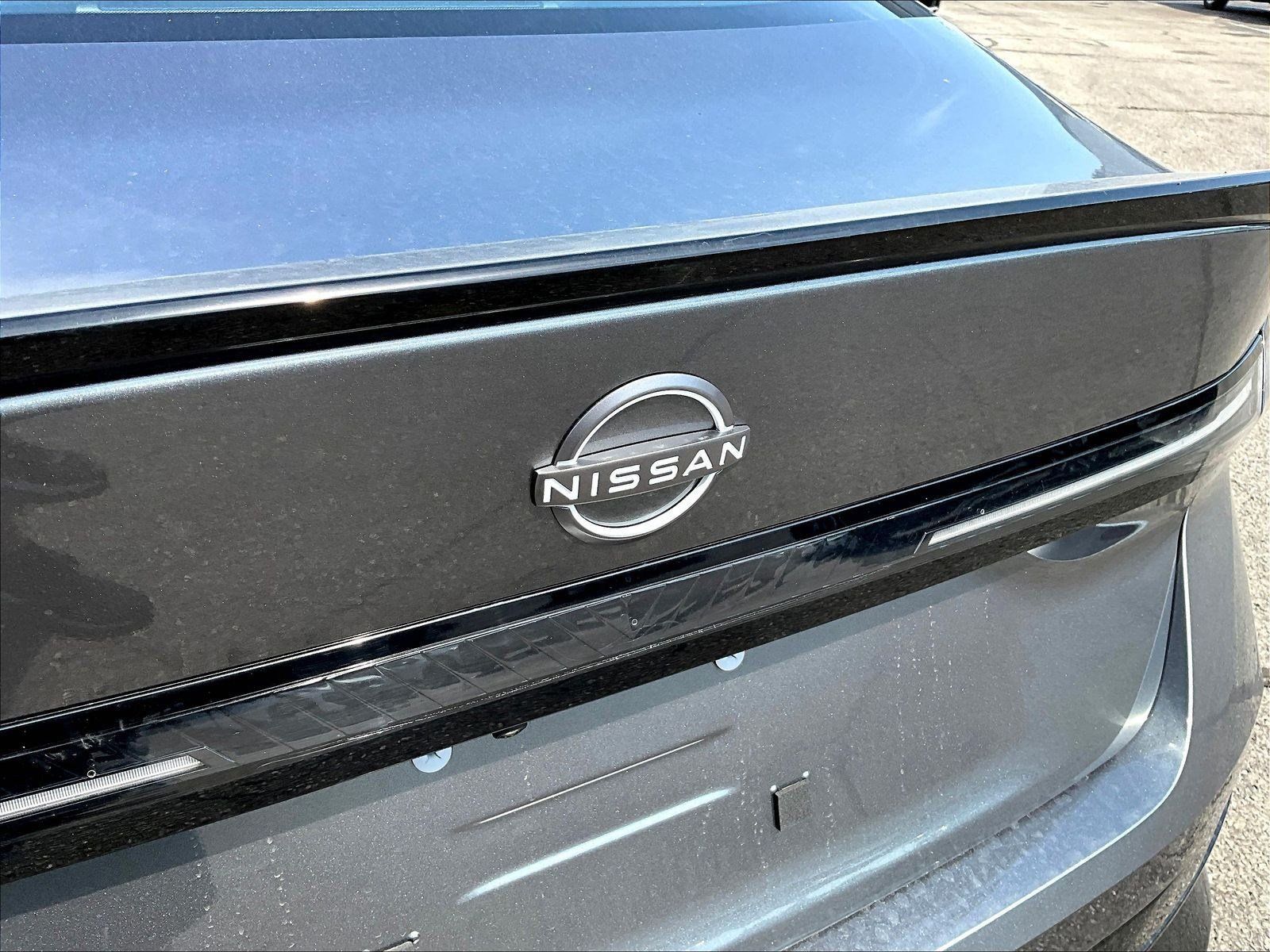 New 2027 Nissan Sentra SR w/ SR Premium Package FWD image 14