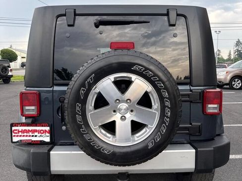 Used 2008 Jeep Wrangler Unlimited Sahara AWD/4WD image 6