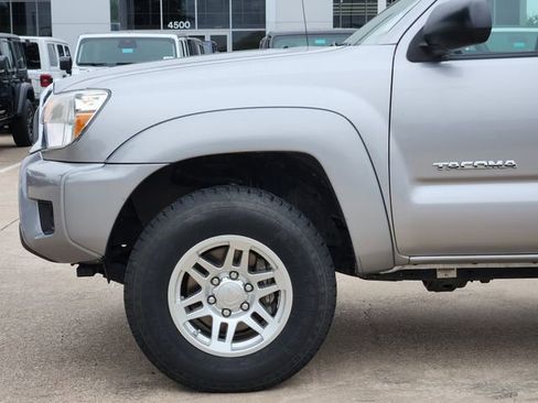 Used 2015 Toyota Tacoma 4x4 Double Cab w/ SR5 Package image 9
