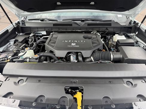 New 2026 INFINITI QX80 Luxe image 11