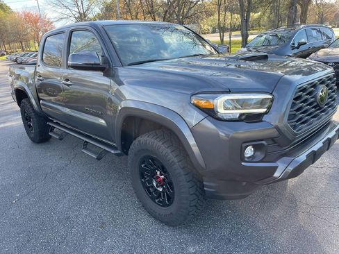 Used 2022 Toyota Tacoma TRD Sport image 5