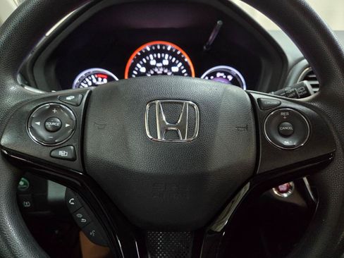 Used 2018 Honda HR-V EX image 27