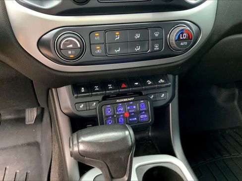Used 2018 Chevrolet Colorado ZR2 w/ ZR2 Dusk Special Edition AWD/4WD image 32