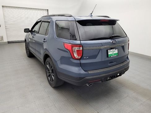 Used 2018 Ford Explorer XLT w/ Equipment Group 202A FWD image 5