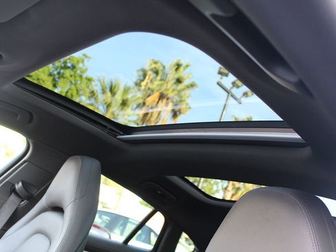 Used 2018 Porsche Panamera 4 image 34