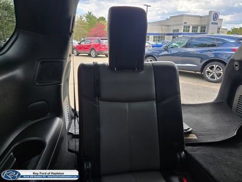 Used 2020 Nissan Pathfinder SL AWD/4WD image 16