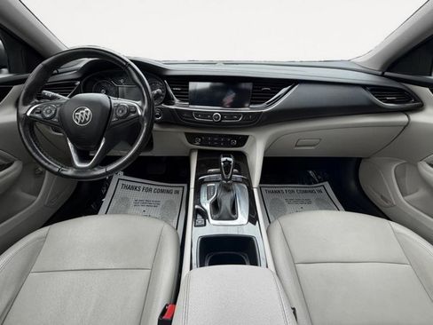 Used 2019 Buick Regal Essence w/ Driver Confidence Package I image 16