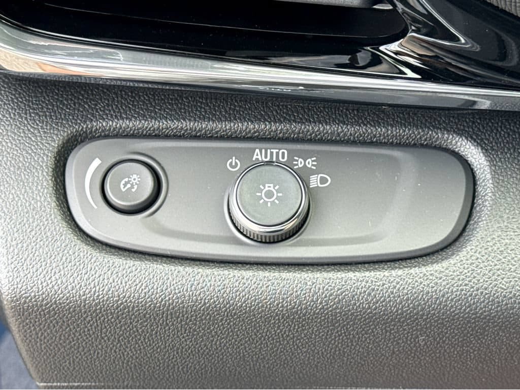 New 2026 Buick Envista Sport Touring w/ Convenience I Package FWD image 10