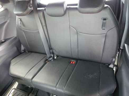 Used 2025 Toyota Sienna XSE w/ XSE Plus Package image 11