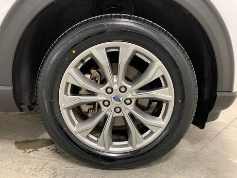 Used 2021 Ford Explorer XLT w/ Equipment Group 202A image 30