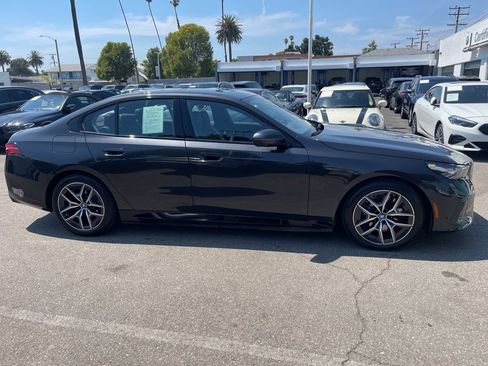 Used 2024 BMW i5 eDrive40i w/ M Sport Package image 11