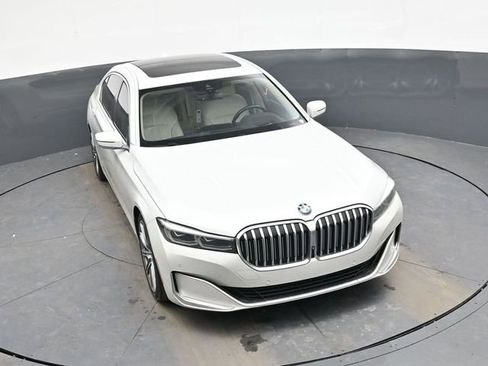 Used 2020 BMW 740i w/ Premium Package image 26