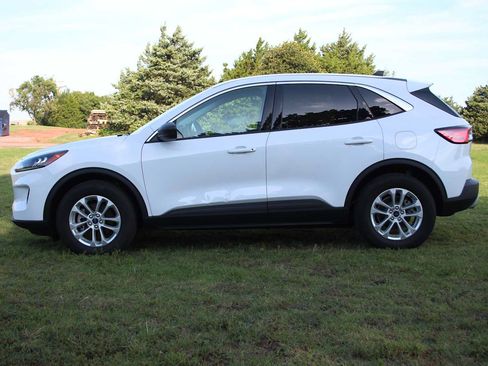 Used 2022 Ford Escape SE w/ Cold Weather Package AWD/4WD image 6