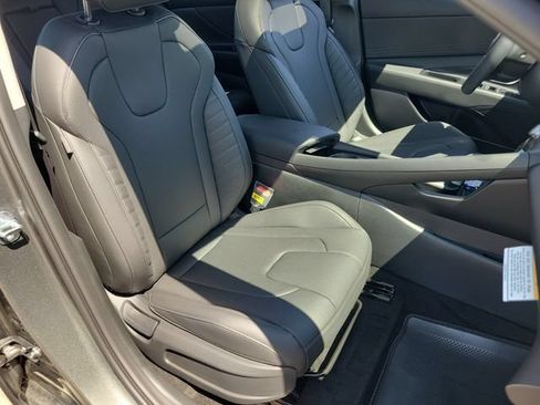 New 2026 Hyundai Elantra Limited FWD image 22