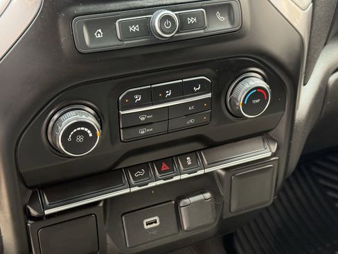 Used 2020 Chevrolet Silverado 1500 Custom w/ Custom Value Package image 21