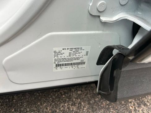 Used 2019 Ford Edge SEL w/ Equipment Group 201A FWD image 12