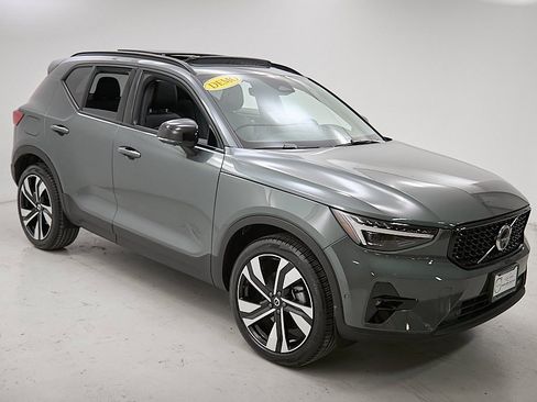 New 2026 Volvo XC40 B5 Ultra w/ Climate Package image 4
