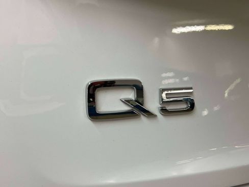 Used 2023 Audi Q5 2.0T Premium w/ Convenience Package AWD/4WD image 23