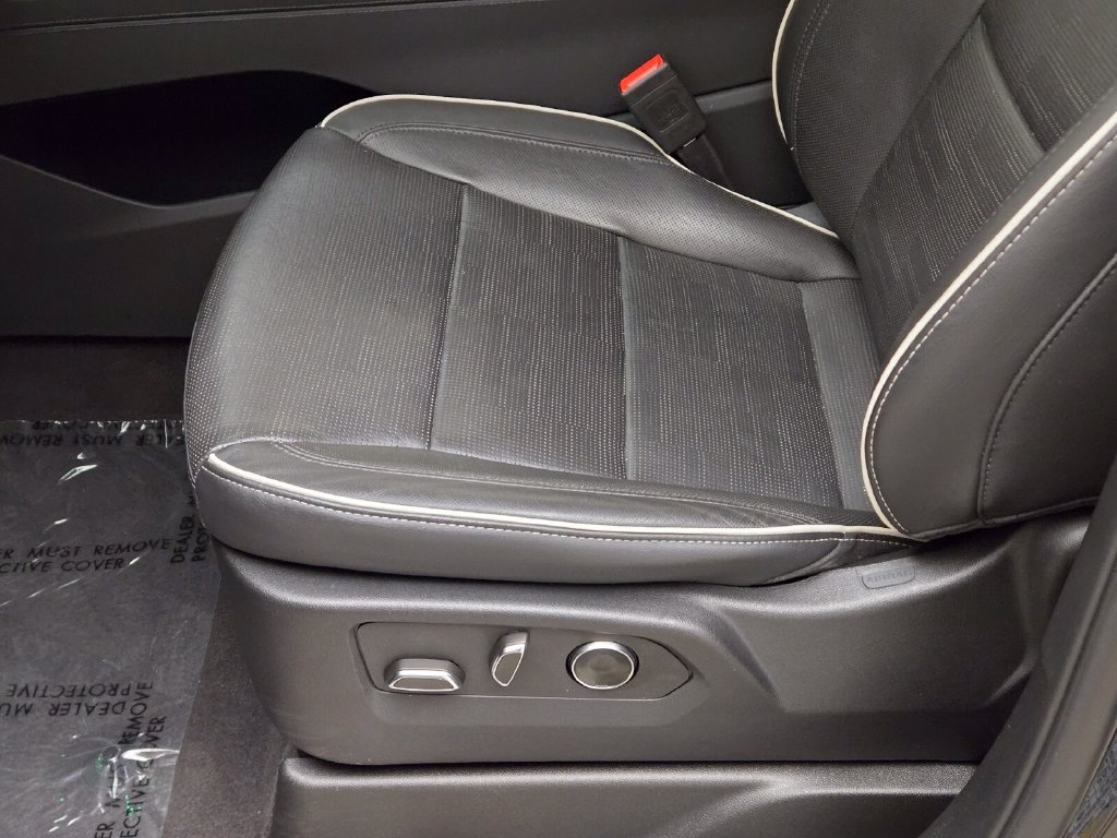 Used 2025 Cadillac Escalade ESV Sport AWD/4WD image 32