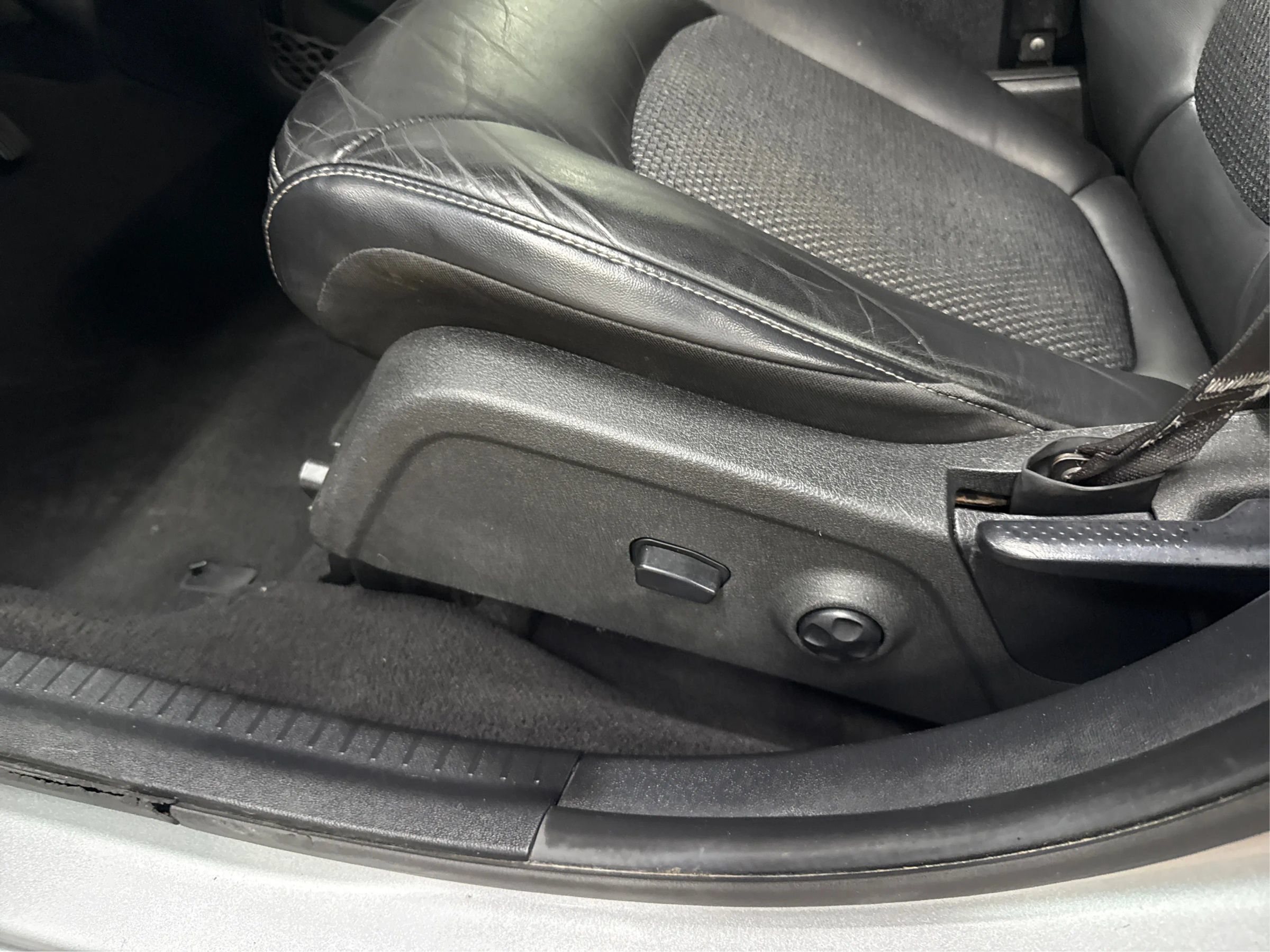 Used 2018 Dodge Journey Crossroad w/ Popular Equipment Group FWD image 30