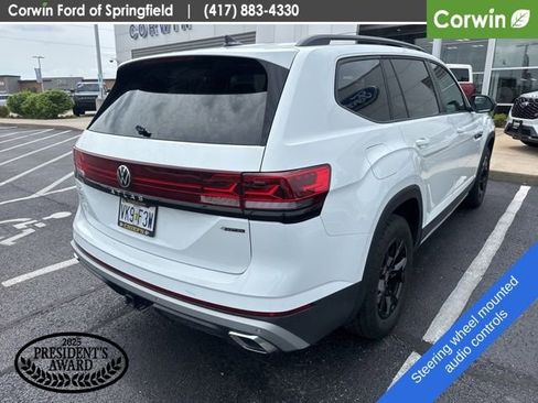 Used 2024 Volkswagen Atlas Peak Edition SE image 7