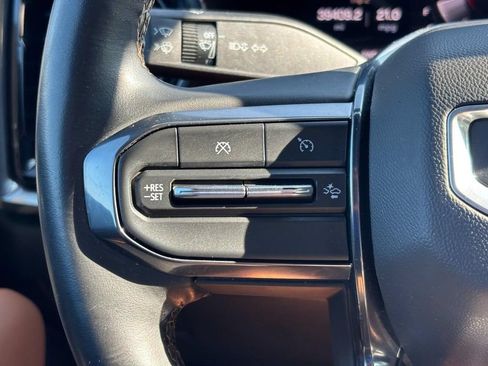 Used 2024 GMC Canyon AT4 w/ AT4 Premium Package AWD/4WD image 17