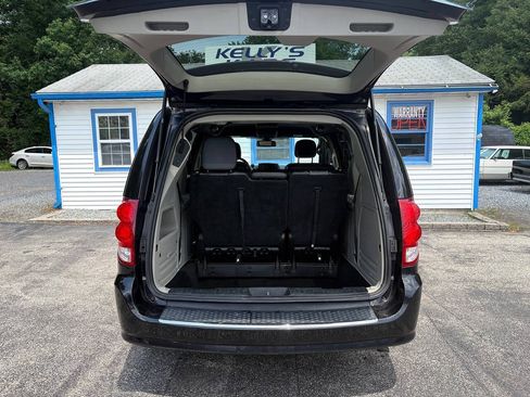 Used 2018 Dodge Grand Caravan SXT FWD image 6
